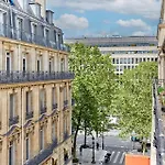 Sublime Apartment Montaigne Arc De Triomphe By Studioprestige